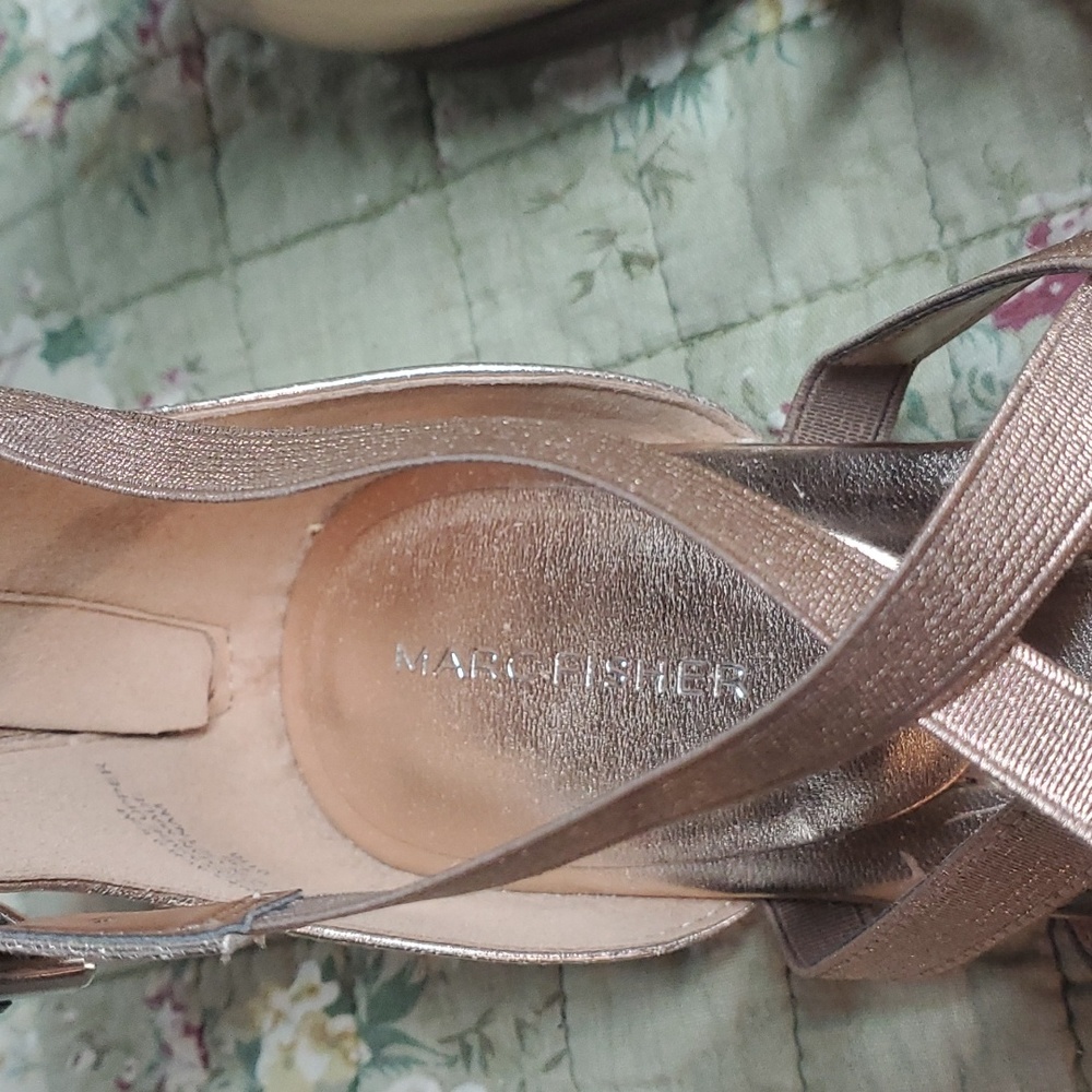 Sandles - Picture 2 of 6